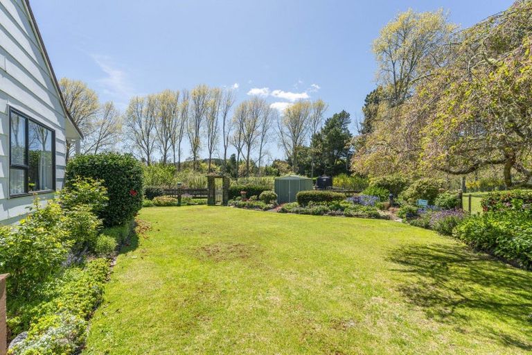 Photo of property in 906 Tukairangi Road, Acacia Bay, Taupo, 3385