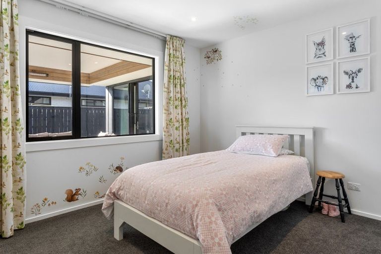 Photo of property in 16 Valour Drive, Rangiora, 7400