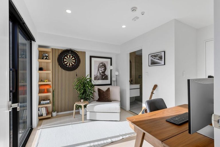 Photo of property in 2/35 Centreway Road, Orewa, 0931