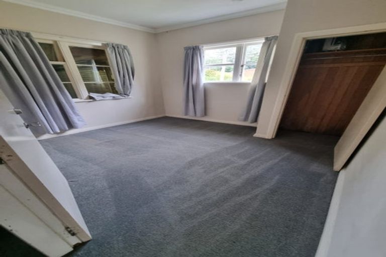 Photo of property in 93 Monorgan Road, Strathmore Park, Wellington, 6022