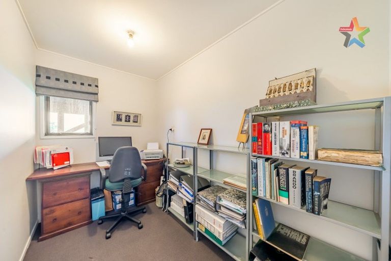 Photo of property in 2 Stanhope Grove, Korokoro, Lower Hutt, 5012