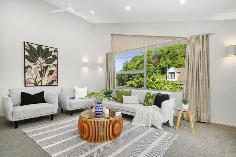 Photo of property in 16 Westwood Road, Tawa, Wellington, 5028