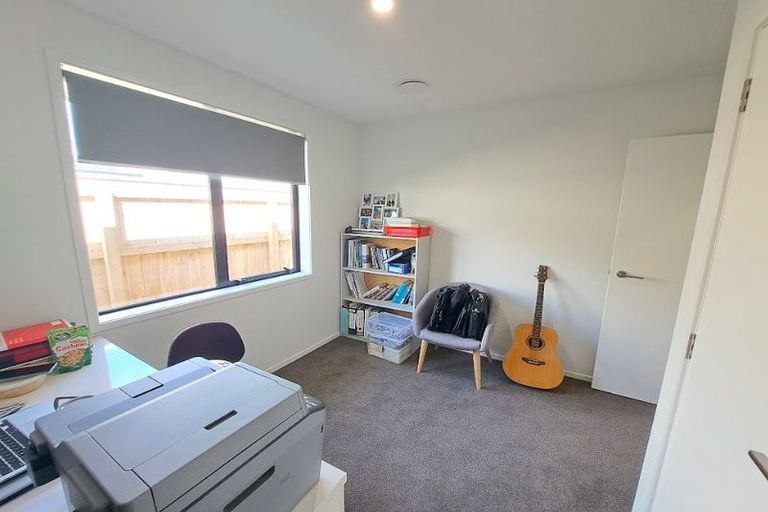 Photo of property in 10 Rehua Place, Waiwhakaiho, New Plymouth, 4312