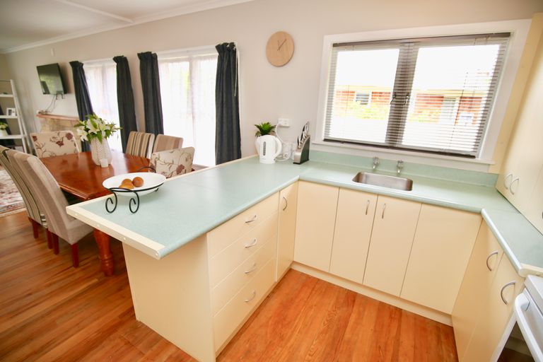 Photo of property in 27 Nevada Road, Silverdale, Hamilton, 3216