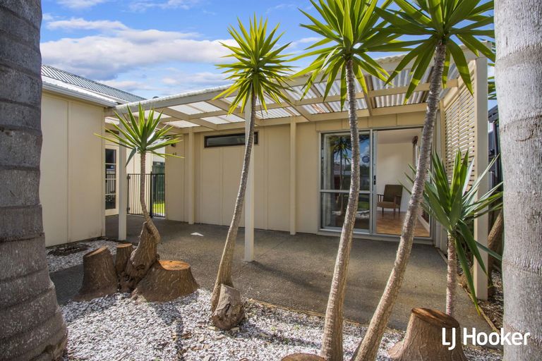 Photo of property in 40 Ocean View Road, Waihi Beach, 3611