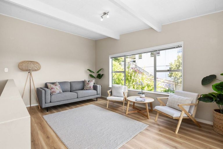 Photo of property in 31 Tauroa Road, Havelock North, 4130