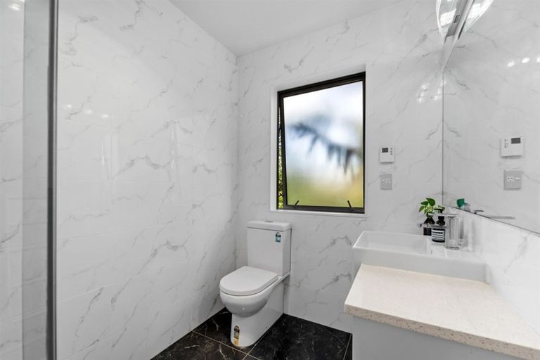 Photo of property in 25 Ballyboe Place, Pinehill, Auckland, 0632