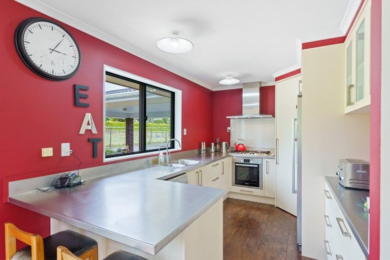 Photo of property in 185 Waitohu Valley Road, Otaki, 5583