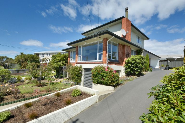 Photo of property in 69 Earls Road, Saint Clair, Dunedin, 9012