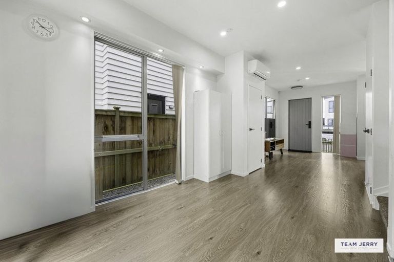 Photo of property in 30 Tumu Road, Papakura, 2110