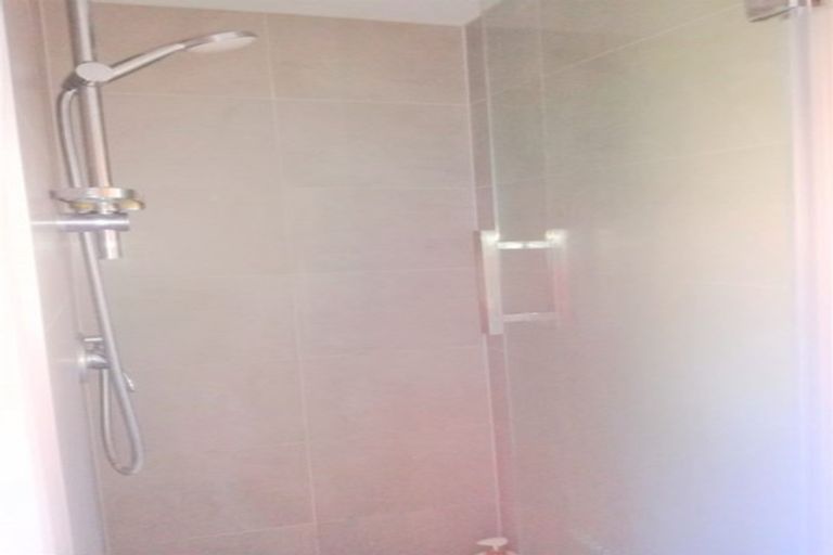 Photo of property in 51 Devon Road, Bucklands Beach, Auckland, 2012