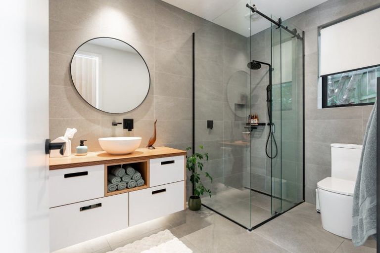 Photo of property in 17 Kim Street, Khandallah, Wellington, 6035