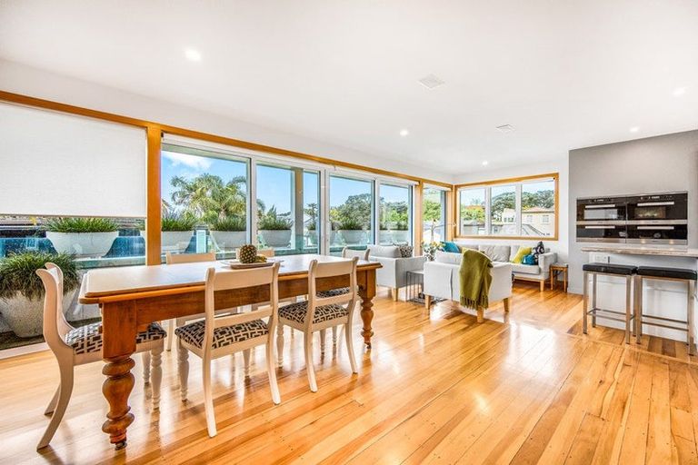 Photo of property in 43 Hauraki Road, Hauraki, Auckland, 0622