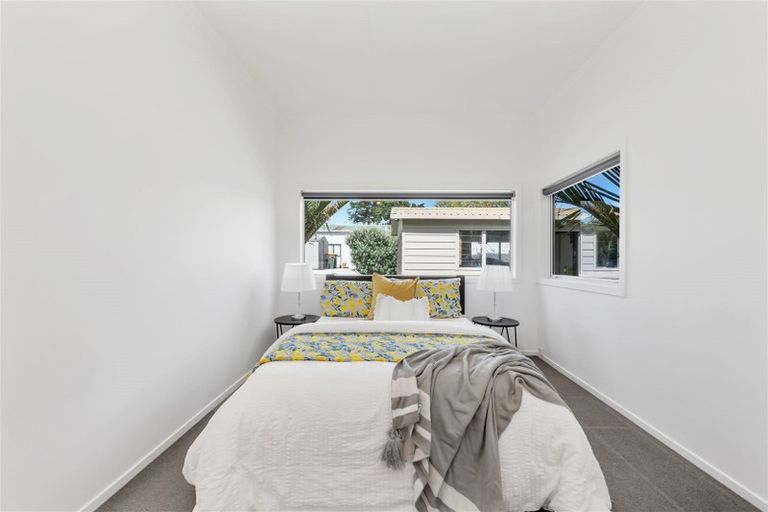 Photo of property in 65 Sandstone Road, Whitford, Manurewa, 2576