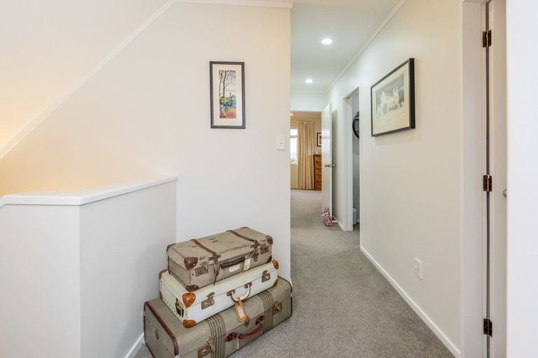 Photo of property in 10 Guildford Street, Levin, 5510