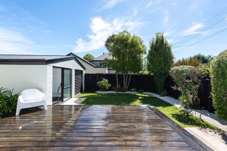 Photo of property in 71a Eastern Terrace, Beckenham, Christchurch, 8023