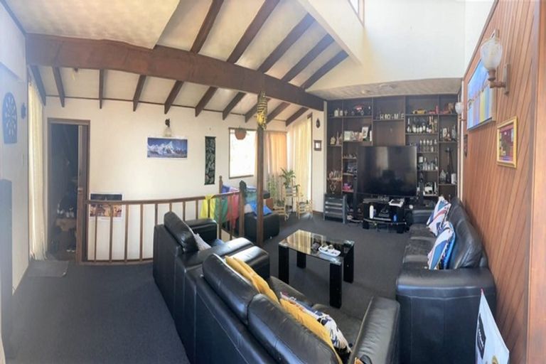 Photo of property in 9 Spence Road, Henderson, Auckland, 0612