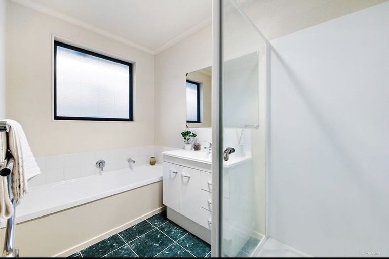 Photo of property in 10 Annamoe Place, East Tamaki, Auckland, 2013