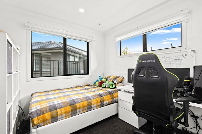 Photo of property in 33 Jane Maree Road, Kumeu, 0810