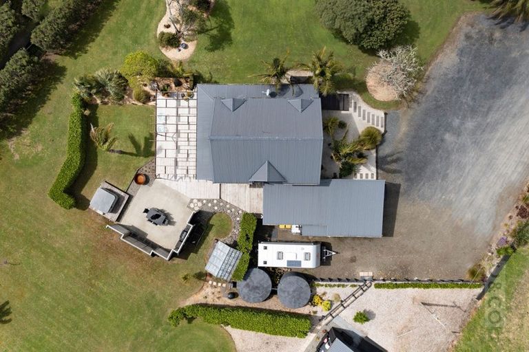 Photo of property in 206 Waitakere Road, Waitakere, Henderson, 0782