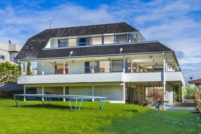 Photo of property in 77 Deep Creek Road, Waiake, Auckland, 0630