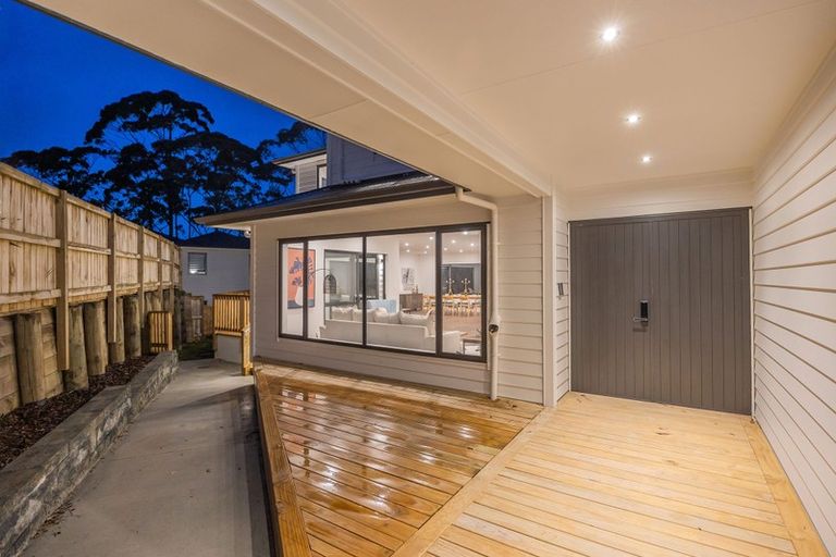 Photo of property in 5 Paitry Place, Swanson, Auckland, 0614