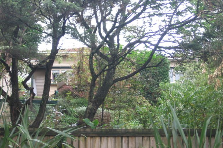 Photo of property in 241 Godley Road, Titirangi, Auckland, 0604