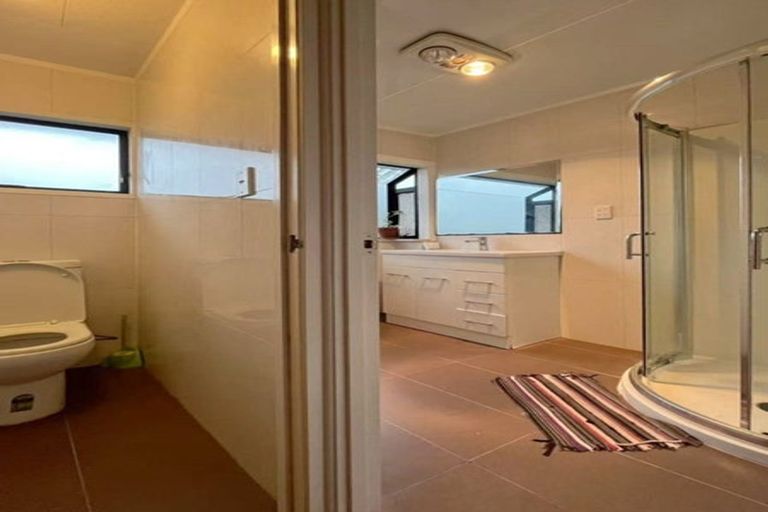 Photo of property in 3 Rukumoana Place, Clendon Park, Auckland, 2103