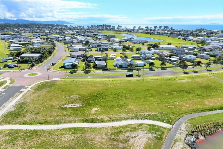 Photo of property in 302 Harbour Drive East, Matarangi, Whitianga, 3592