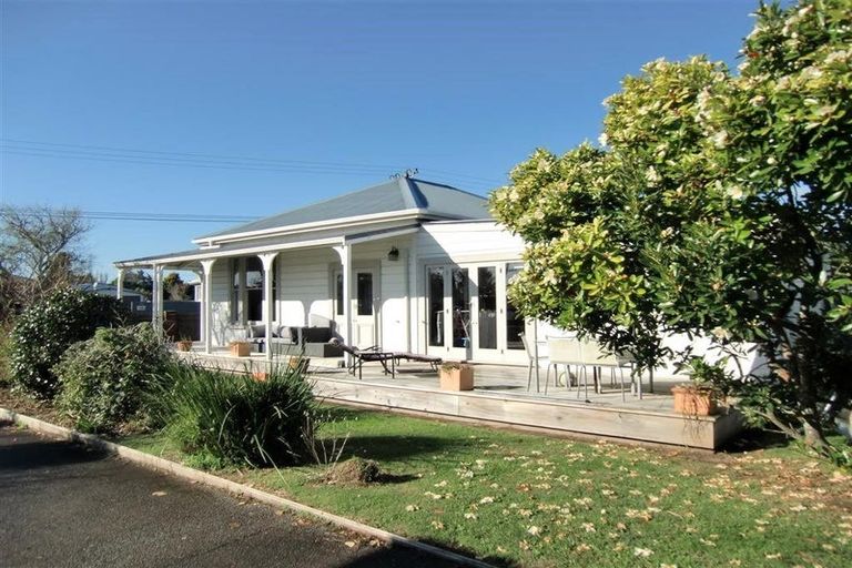 Photo of property in 374 Carrington Street, Upper Vogeltown, New Plymouth, 4310