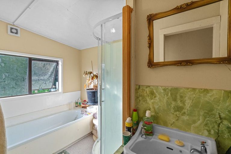 Photo of property in 9 Hennessy Street West, Foxton Beach, Foxton, 4815