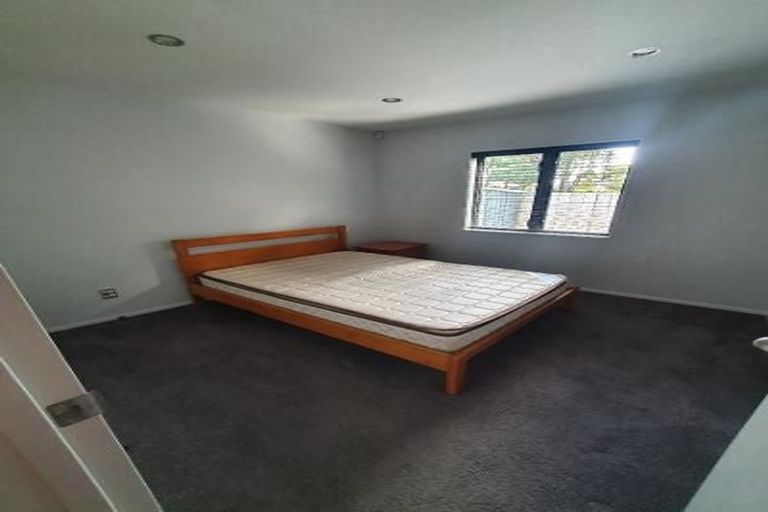 Photo of property in 19 Isobel Road, Greenhithe, Auckland, 0632