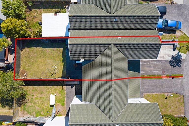 Photo of property in 21 Stephen Avenue, Henderson, Auckland, 0610