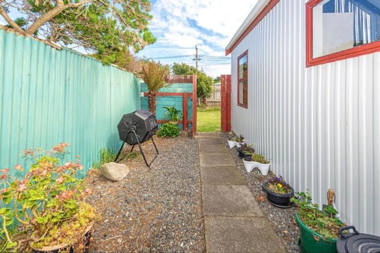 Photo of property in 180a Cornfoot Street, Castlecliff, Whanganui, 4501