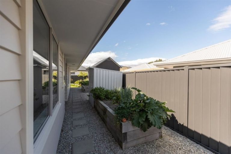 Photo of property in 23 Myles Way, Lower Shotover, Queenstown, 9304