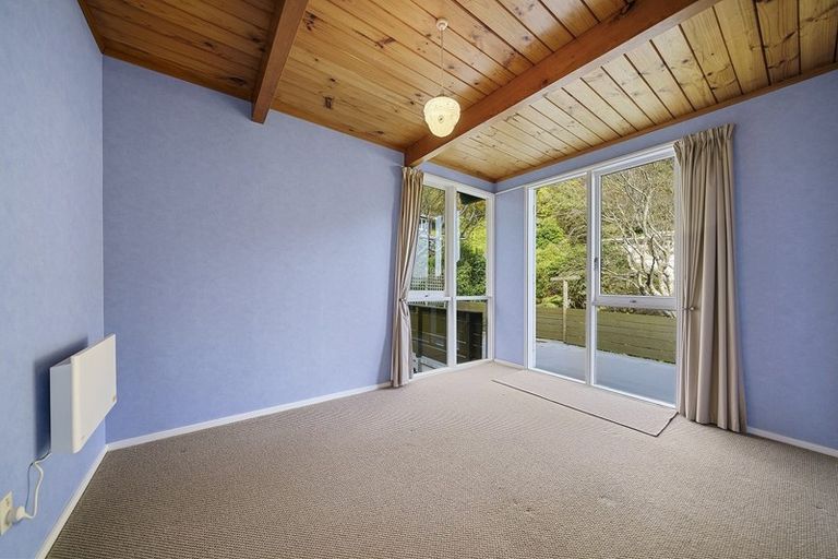 Photo of property in 34 Nikau Street, Eastbourne, Lower Hutt, 5013