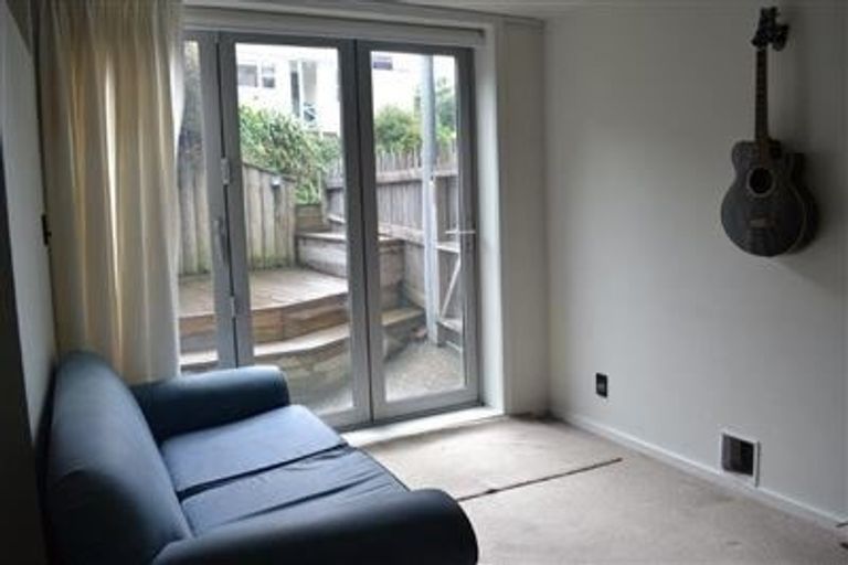 Photo of property in 5 Valley Street, Island Bay, Wellington, 6023