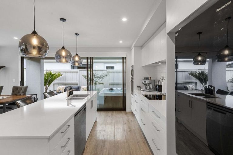 Photo of property in 43a Saint Pauls Drive, Brookfield, Tauranga, 3110