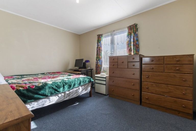 Photo of property in 1/5 Hatherley Place, Clendon Park, Auckland, 2103
