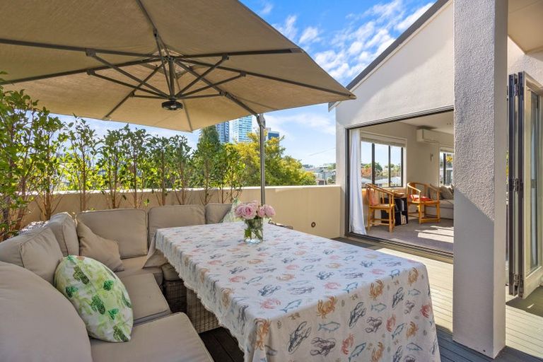 Photo of property in 17 Burns Avenue, Takapuna, Auckland, 0622