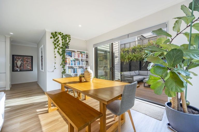 Photo of property in 3 Vintry Drive, Kumeu, 0810