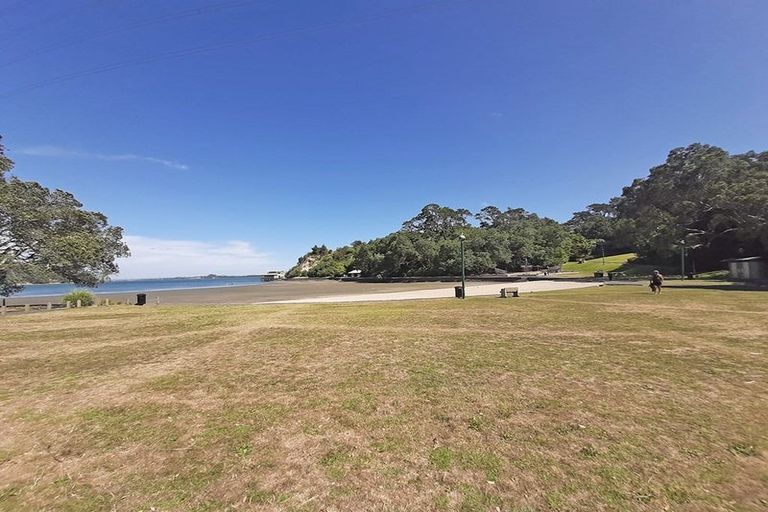 Property details for 617 Blockhouse Bay Road, Blockhouse Bay, Auckland