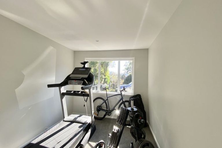 Photo of property in 33 Lynbrooke Avenue, Blockhouse Bay, Auckland, 0600