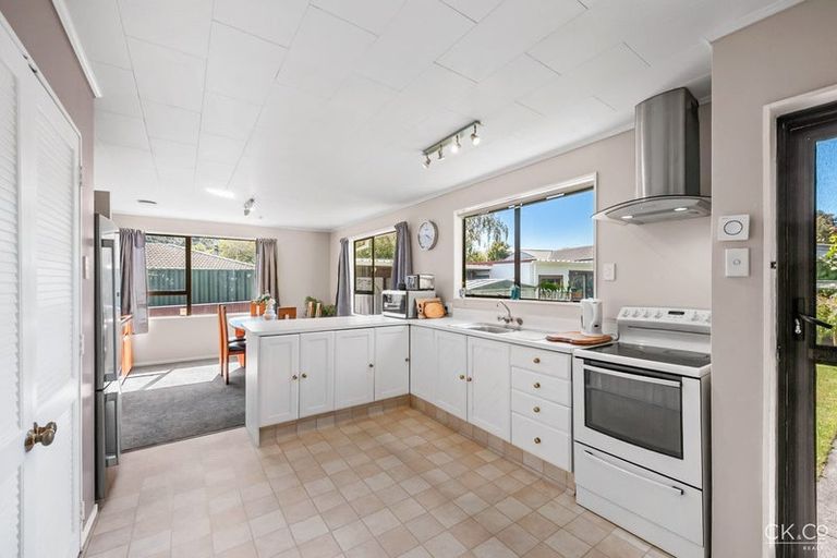 Photo of property in 127 Gemstone Drive, Birchville, Upper Hutt, 5018