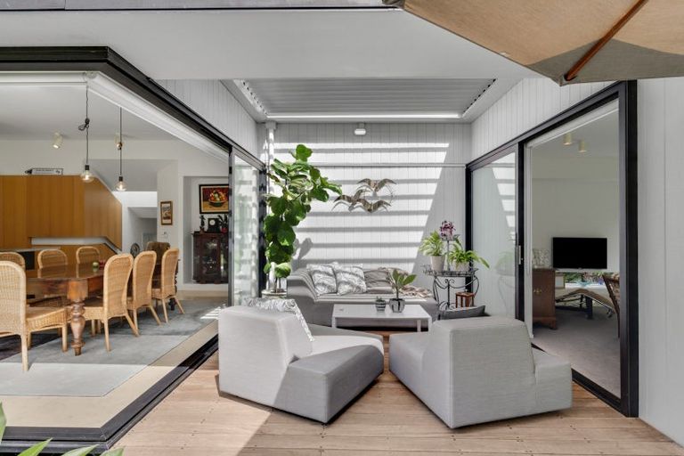 Photo of property in 74b Beach Road, Mellons Bay, Auckland, 2014