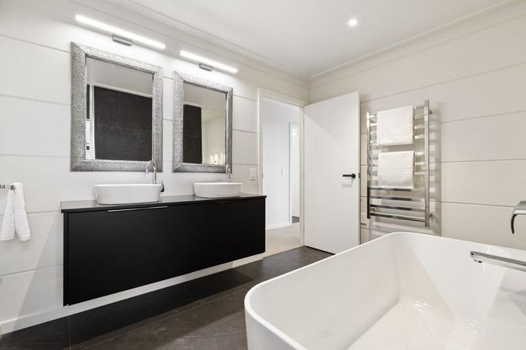 Photo of property in 328 Upper Queen Street, Pukekohe, 2120