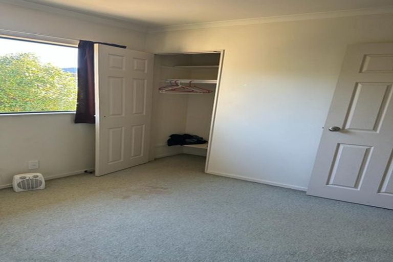 Photo of property in 14a Mexted Terrace, Tawa, Wellington, 5028
