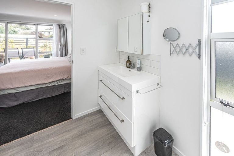 Photo of property in 5 Toi Street, Tawhero, Whanganui, 4501