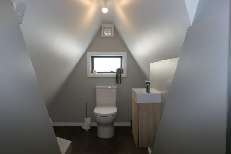 Photo of property in 9 Toporoa View, Ascot Park, Porirua, 5024