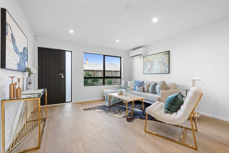 Photo of property in 8a Claridge Street, Glen Eden, Auckland, 0602